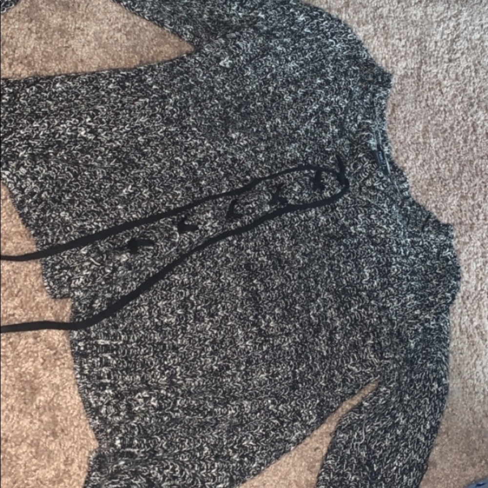 Black and white crop top